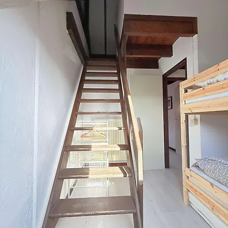 Coastal Family Retreat With Private Terrace Nieuwpoort, Sleeps 6 Apartment