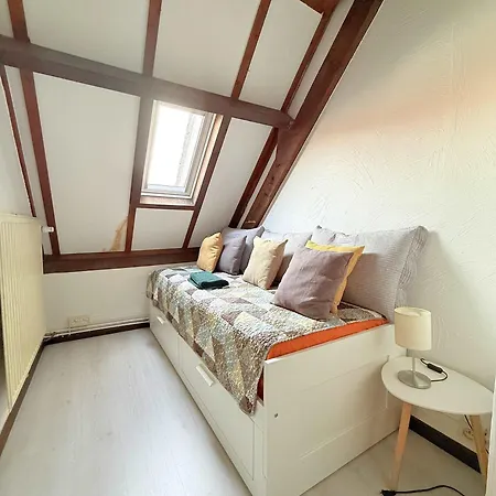 Coastal Family Retreat With Private Terrace Nieuwpoort, Sleeps 6 Nieuwpoort