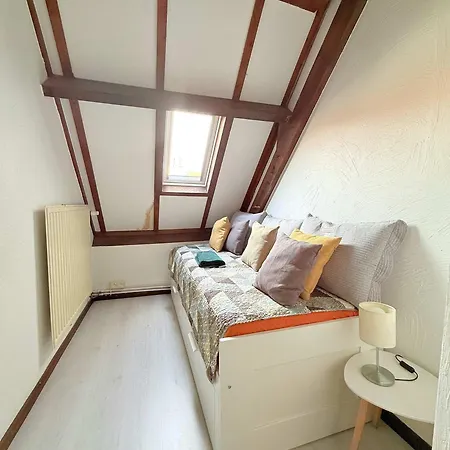 Coastal Family Retreat With Private Terrace Nieuwpoort, Sleeps 6 Apartment