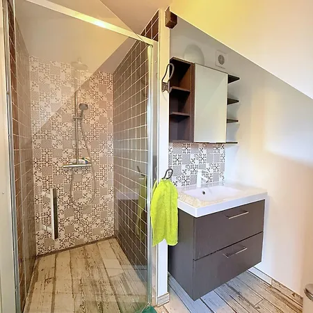 Coastal Family Retreat With Private Terrace Nieuwpoort, Sleeps 6 Apartment *