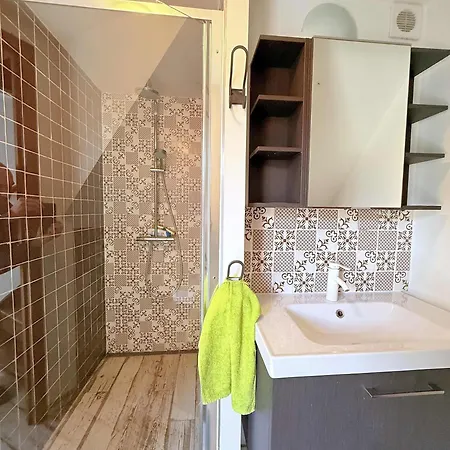 Coastal Family Retreat With Private Terrace Nieuwpoort, Sleeps 6 Apartment *
