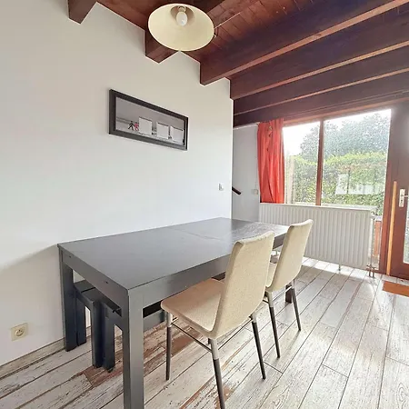Apartment Coastal Family Retreat With Private Terrace Nieuwpoort, Sleeps 6 Nieuwpoort