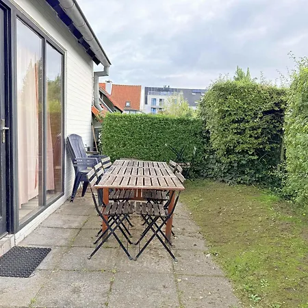Coastal Family Retreat With Private Terrace Nieuwpoort, Sleeps 6 Apartment *
